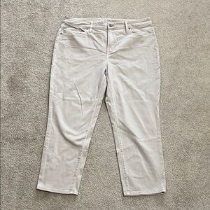 Chico’s Beige Straight-Leg Cropped Jean